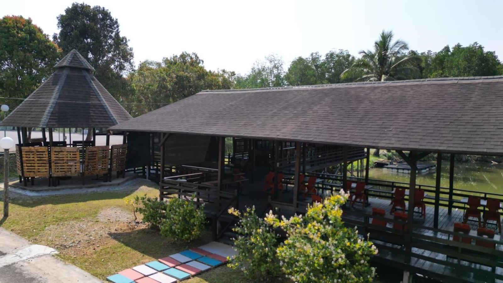 Putra Sentosa Retreat Camp, Sematan Hotel Bagian luar foto