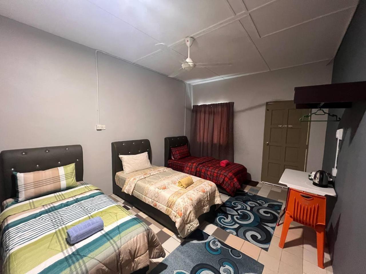 Putra Sentosa Retreat Camp, Sematan Hotel Ruang foto