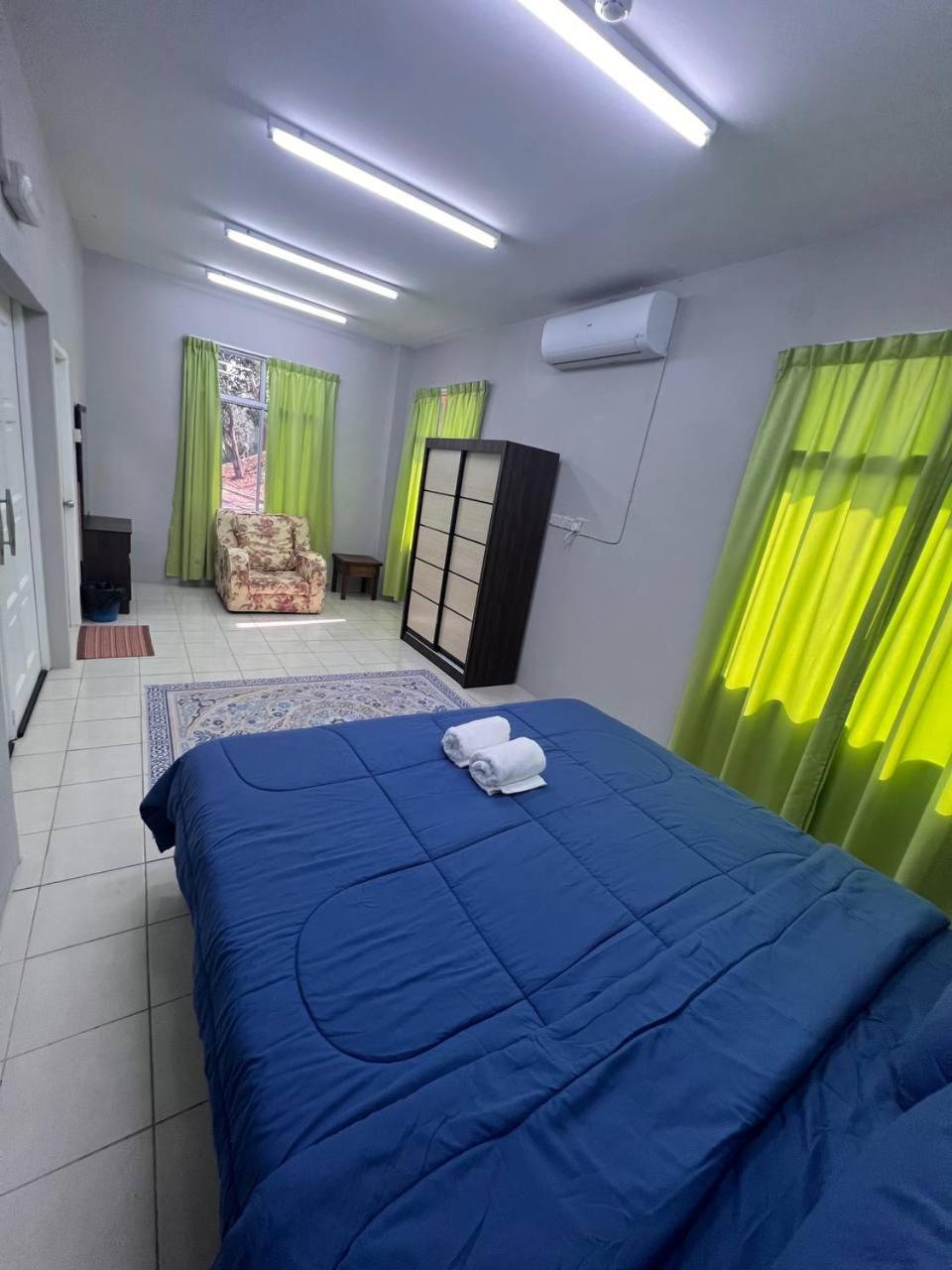 Putra Sentosa Retreat Camp, Sematan Hotel Ruang foto